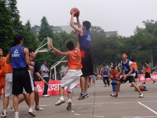 防守时短暂