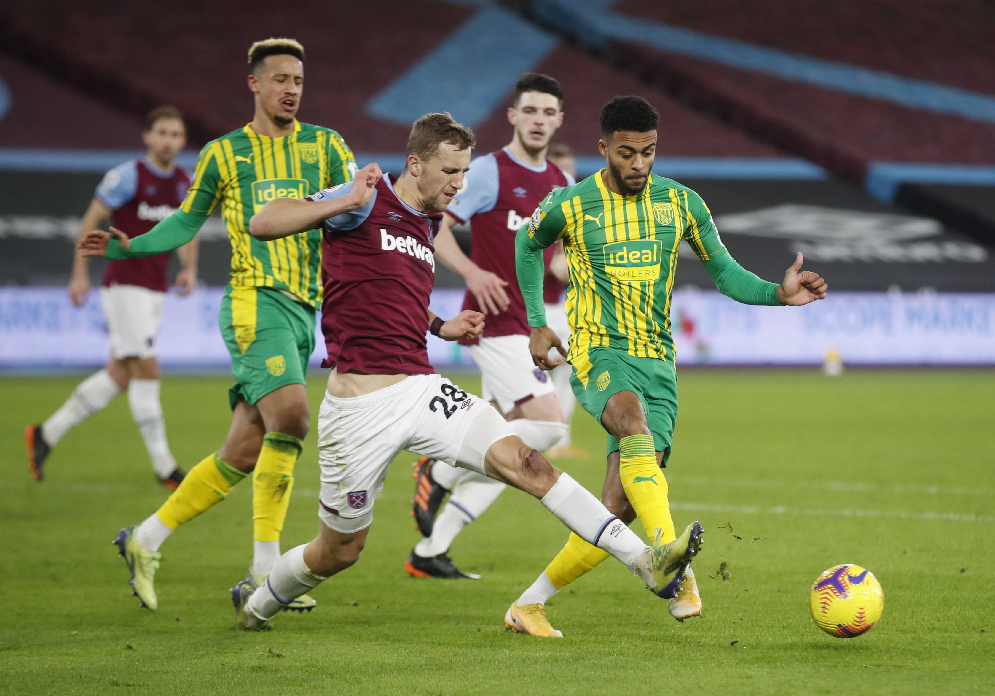 努涅斯接到 努涅斯接到