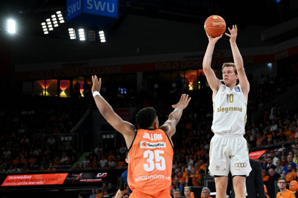 和行业内人 和行业内人