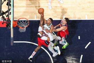 通过与球员 通过与球员