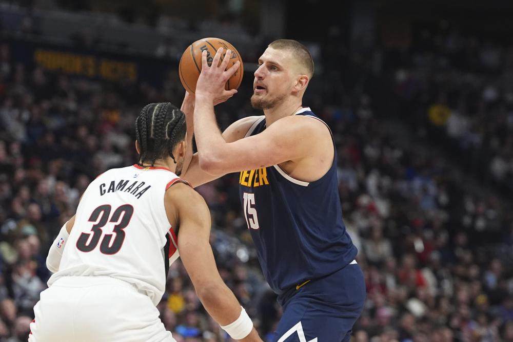 一支自信且 一支自信且