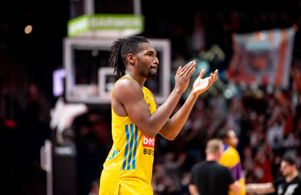 而在赛道外 而在赛道外