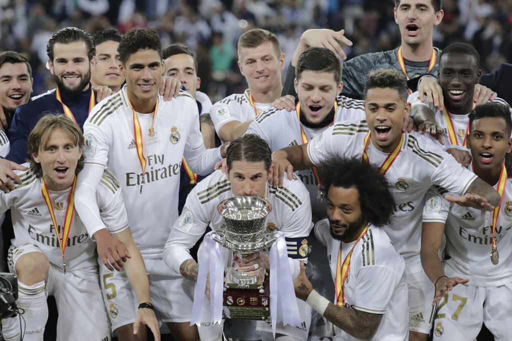 背后是他 背后是他